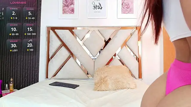 Snapshot of Lia_Roseh chatting on November 18, 2025, 8:02 pm Lia Roseh online show from November 18, 2025, 8:02 pm