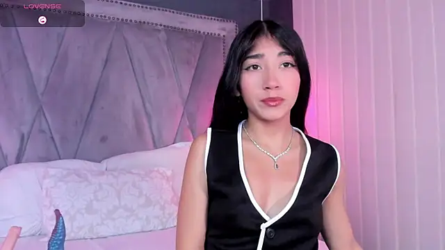 Mariana Kalo online show from November 16, 2025, 11:27 am