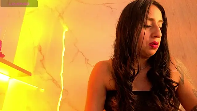 Snapshot of Samy_Queen_Tx chatting on October 22, 2025, 7:57 pm Samy Queen Tx online show from October 22, 2025, 7:57 pm