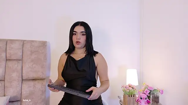 Snapshot of LunaOcampo_ chatting on November 28, 2025, 7:27 pm LunaOcampo online show from November 28, 2025, 7:27 pm