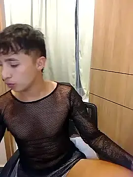 Snapshot of Cristhofher-13102 chatting on November 15, 2025, 11:43 pm Cristhofher-13102 online show from November 15, 2025, 11:43 pm