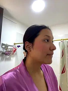 Snapshot of IsabellaJoness_ chatting on October 21, 2025, 12:06 pm IsabellaJoness online show from October 21, 2025, 12:06 pm