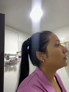 Snapshot of IsabellaJoness_ chatting on October 27, 2025, 10:08 am IsabellaJoness online show from October 27, 2025, 10:08 am