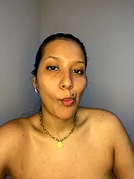 Snapshot of IsabellaJoness_ chatting on November 24, 2025, 8:08 pm IsabellaJoness online show from November 24, 2025, 8:08 pm