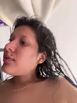 Snapshot of IsabellaJoness_ chatting on December 18, 2025, 8:04 pm IsabellaJoness online show from December 18, 2025, 8:04 pm