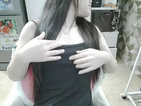 Snapshot of Ara4865 chatting on November 9, 2025, 4:55 am Ara4865 online show from November 9, 2025, 4:55 am