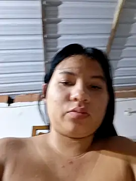 Snapshot of hot-mom22 chatting on April 24, 2026, 10:18 am hot-mom22 online show from April 24, 2026, 10:18 am