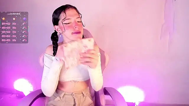 Snapshot of zakura_Haruno chatting on November 24, 2025, 2:06 pm zakura Haruno online show from November 24, 2025, 2:06 pm