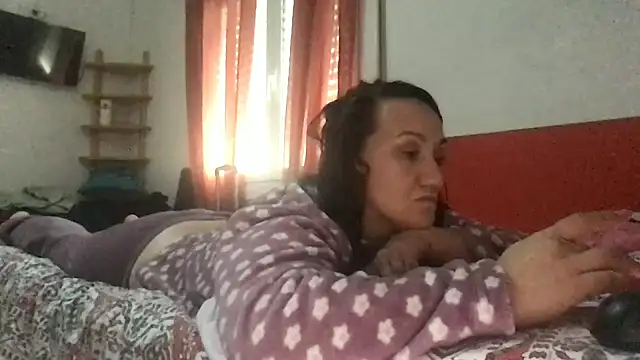 Snapshot of paula19800 chatting on November 28, 2025, 1:36 pm paula19800 online show from November 28, 2025, 1:36 pm