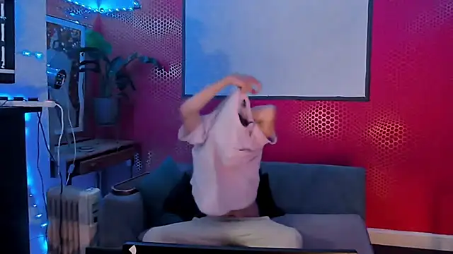 Snapshot of masc4mask_uk chatting on November 20, 2025, 2:45 am masc4mask uk online show from November 20, 2025, 2:45 am