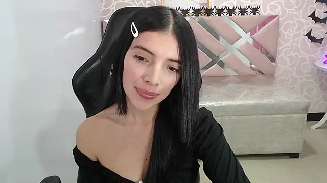 cynthia ch online show from October 28, 2025, 3:32 am