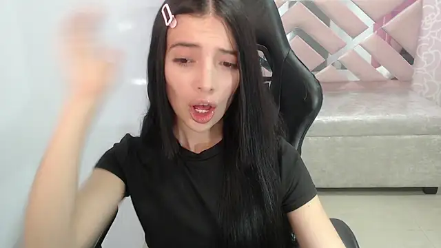 cynthia ch online show from November 9, 2025, 11:52 am