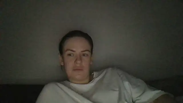 Snapshot of Veylonna chatting on October 31, 2025, 6:42 pm Veylonna online show from October 31, 2025, 6:42 pm