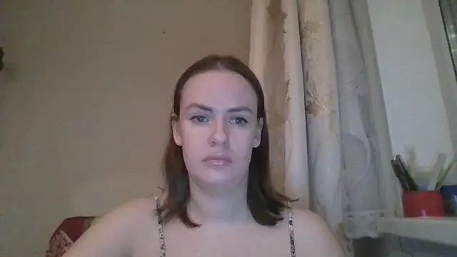 Snapshot of Veylonna chatting on November 3, 2025, 3:24 pm Veylonna online show from November 3, 2025, 3:24 pm