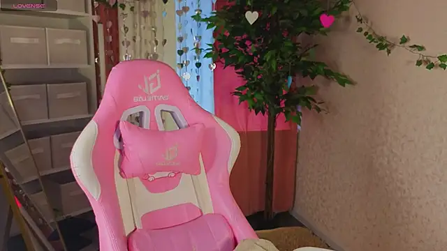 Al1ice Moures online show from February 5, 2026, 9:25 am