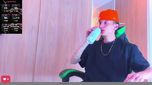 Snapshot of Skinny_batman chatting on October 23, 2025, 11:24 pm Skinny batman online show from October 23, 2025, 11:24 pm