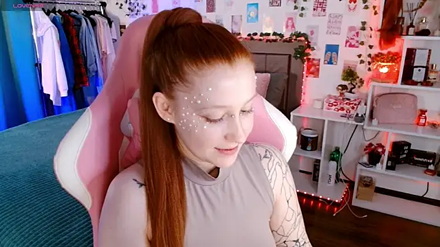 Ayla Hicks online show from November 24, 2025, 7:13 pm