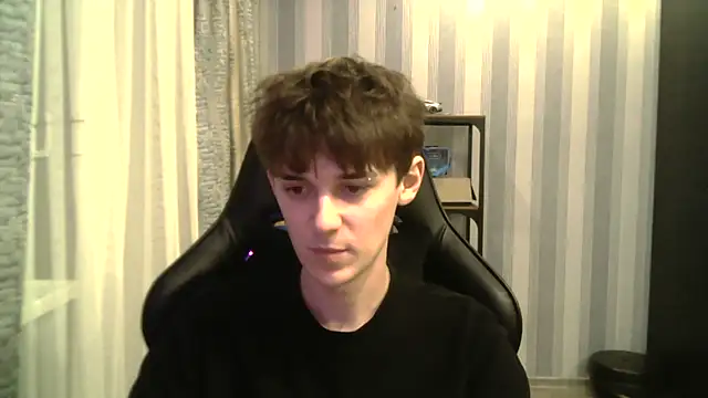 Hoot Dude  online show from November 27, 2025, 3:14 pm