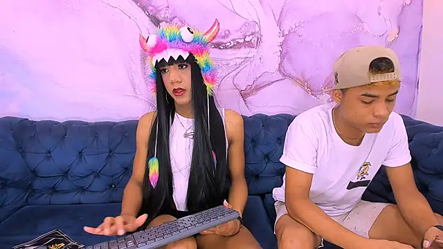 Bi Loverss online show from October 7, 2025, 10:34 am