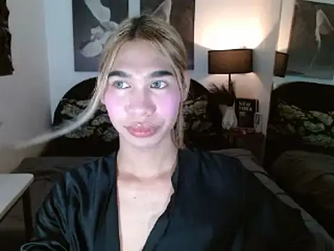 Snapshot of julietdelaveigne chatting on October 18, 2025, 4:08 pm julietdelaveigne online show from October 18, 2025, 4:08 pm