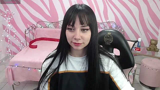 saabrina  online show from December 20, 2025, 1:29 pm