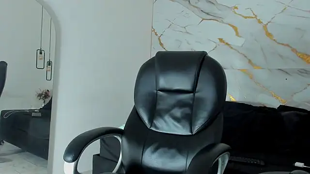 Miike Stone1 online show from November 18, 2025, 3:49 pm