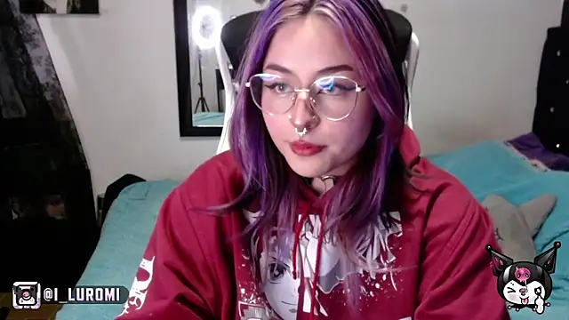 Snapshot of Iluromi chatting on November 24, 2025, 3:45 pm Iluromi online show from November 24, 2025, 3:45 pm