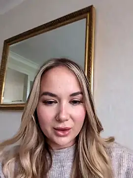 Snapshot of BarbieDolly_x chatting on October 17, 2025, 2:30 pm BarbieDolly x online show from October 17, 2025, 2:30 pm