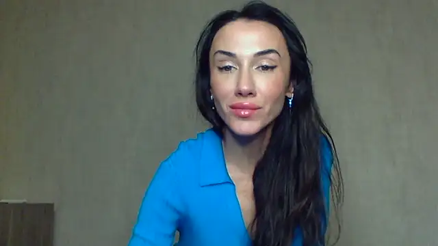 Snapshot of Zariveth chatting on November 2, 2025, 8:22 pm Zariveth online show from November 2, 2025, 8:22 pm