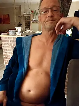 TommyTom76 online show from October 28, 2025, 6:32 pm