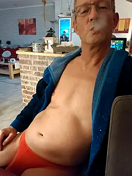 TommyTom76 online show from November 8, 2025, 11:47 pm