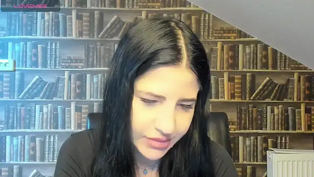 Malibu J online show from November 10, 2025, 8:13 am