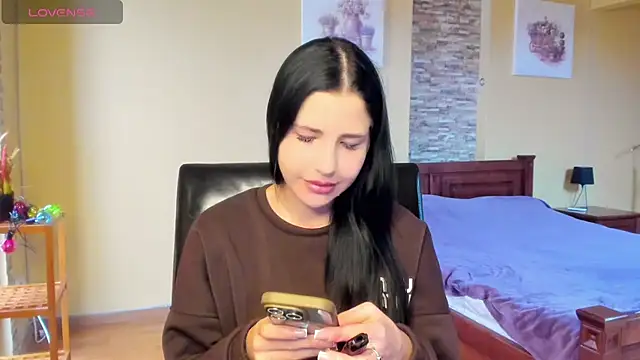 Malibu J online show from November 23, 2025, 12:16 pm