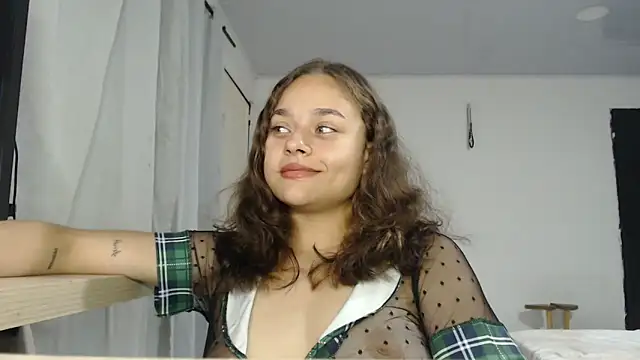 Snapshot of LittleCheerry69 chatting on April 23, 2026, 2:52 pm LittleCheerry69 online show from April 23, 2026, 2:52 pm