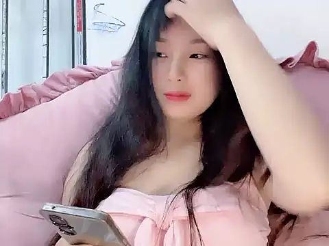 Snapshot of Lie_liee chatting on June 24, 2026, 1:32 pm Lie liee online show from June 24, 2026, 1:32 pm
