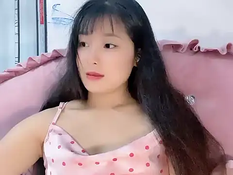 Snapshot of Lie_liee chatting on July 2, 2026, 12:55 pm Lie liee online show from July 2, 2026, 12:55 pm