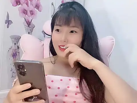 Snapshot of Lie_liee chatting on July 8, 2026, 2:32 pm Lie liee online show from July 8, 2026, 2:32 pm