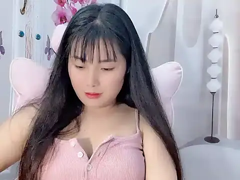 Snapshot of Lie_liee chatting on July 13, 2026, 1:47 pm Lie liee online show from July 13, 2026, 1:47 pm