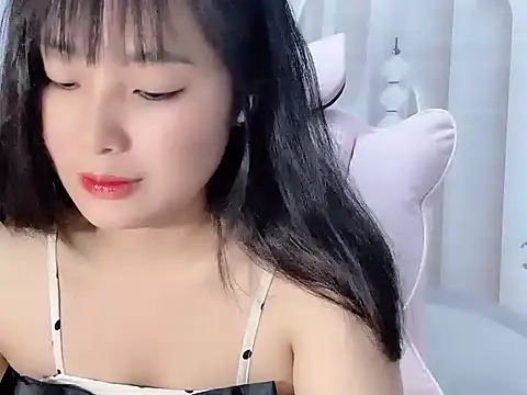 Snapshot of Lie_liee chatting on July 16, 2026, 12:38 am Lie liee online show from July 16, 2026, 12:38 am