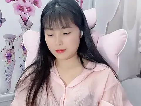 Snapshot of Lie_liee chatting on July 16, 2026, 2:56 pm Lie liee online show from July 16, 2026, 2:56 pm
