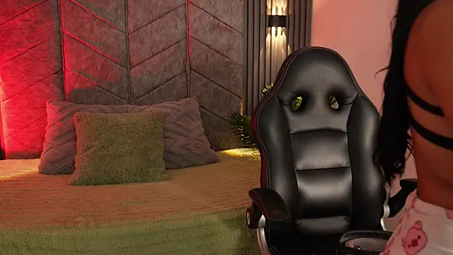 AuroraLanee online show from October 6, 2025, 8:17 pm