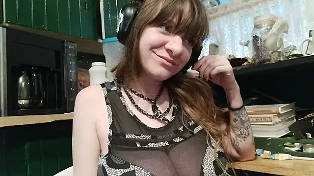 Snapshot of maribel672 chatting on October 4, 2025, 5:00 pm maribel672 online show from October 4, 2025, 5:00 pm