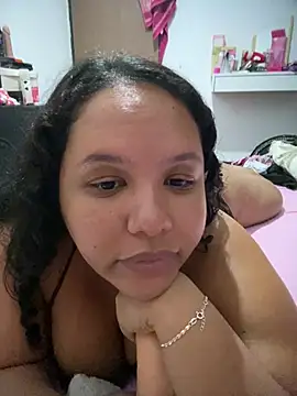 Snapshot of EggedGrowth chatting on February 6, 2026, 12:59 am EggedGrowth online show from February 6, 2026, 12:59 am