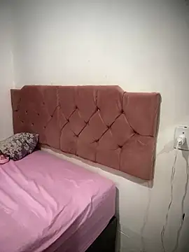 Snapshot of EggedGrowth chatting on February 6, 2026, 5:16 pm EggedGrowth online show from February 6, 2026, 5:16 pm