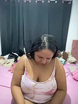 Snapshot of EggedGrowth chatting on February 11, 2026, 1:32 am EggedGrowth online show from February 11, 2026, 1:32 am