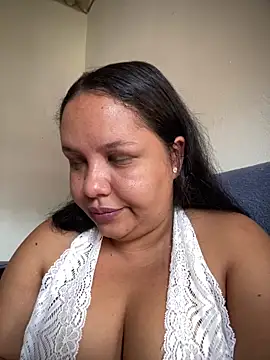 Snapshot of EggedGrowth chatting on February 16, 2026, 4:14 pm EggedGrowth online show from February 16, 2026, 4:14 pm