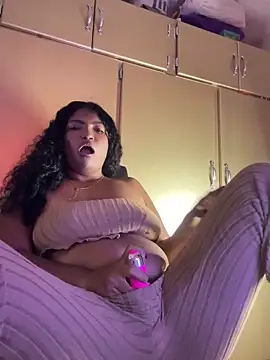 Snapshot of candy_hot_444 chatting on December 21, 2025, 9:00 pm candy hot 444 online show from December 21, 2025, 9:00 pm