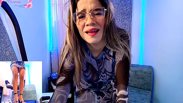 Sally Ricci online show from November 28, 2025, 3:25 pm