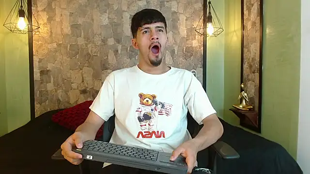 Snapshot of Axel_Draven chatting on March 26, 2026, 12:11 pm Axel Draven online show from March 26, 2026, 12:11 pm