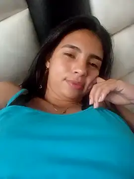 NileveSantanna online show from September 24, 2025, 9:40 pm